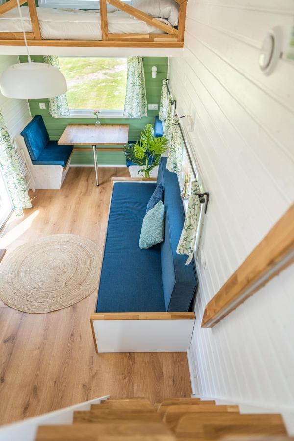 Green Tiny House With Shared Pool เซโวลเดอ ภายนอก รูปภาพ