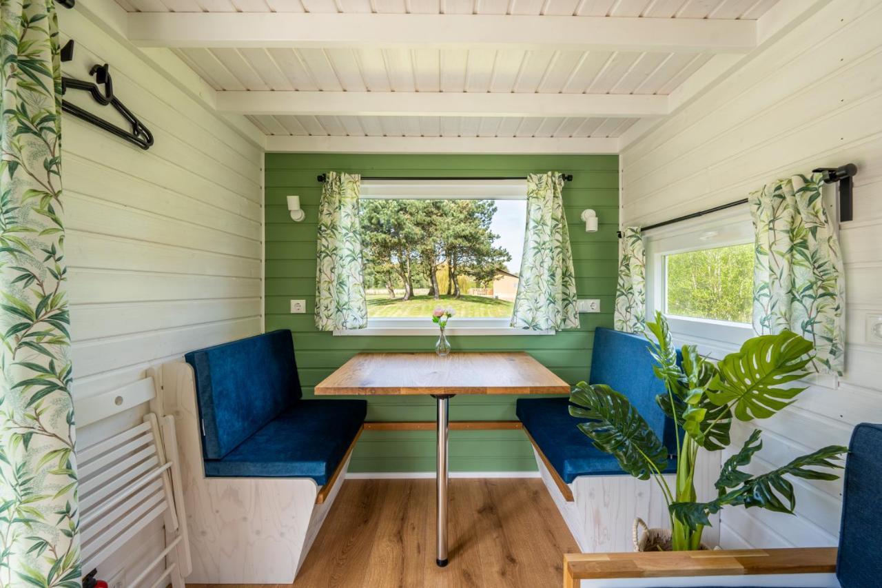 Green Tiny House With Shared Pool เซโวลเดอ ภายนอก รูปภาพ